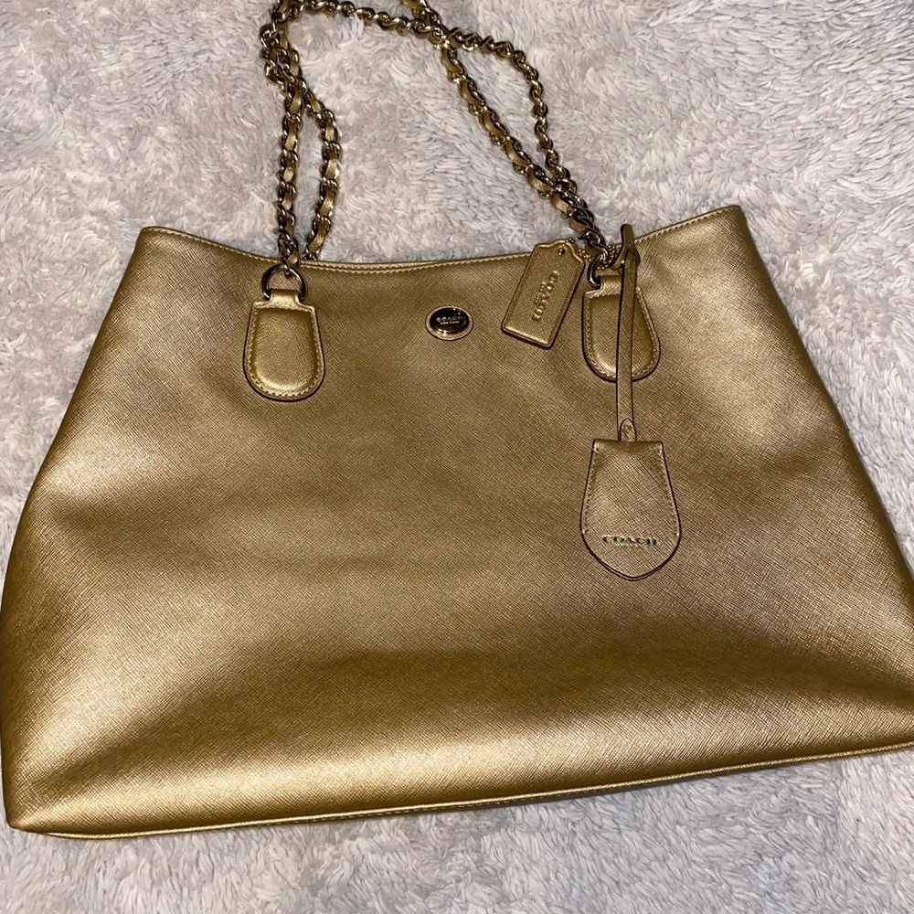 Medium size COACH bag